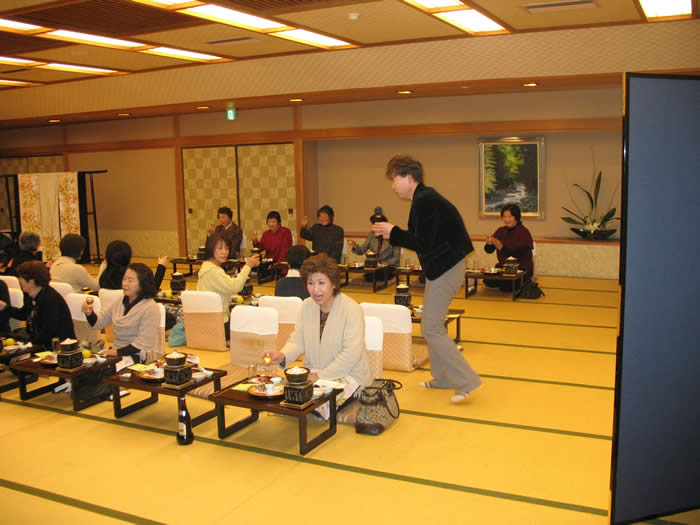 びわ湖花街道での交流会の様子